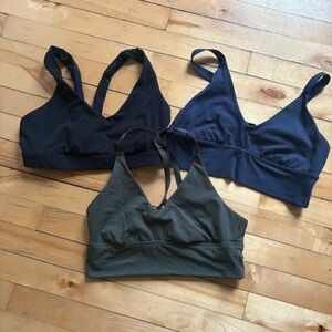 Bundle of 3 Aerie Sz M Navy, Black And Green Sport Bras